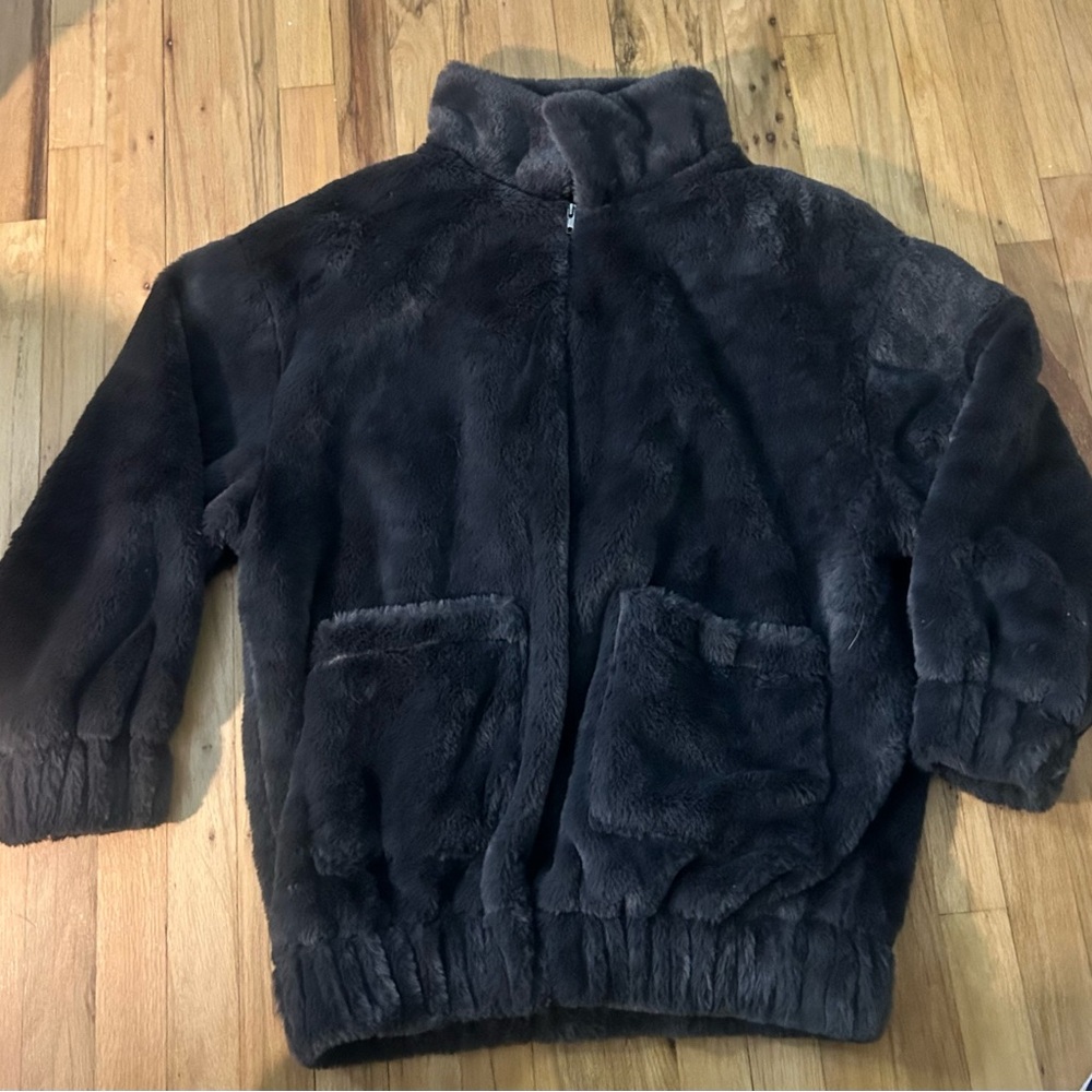 Grey faux fur coat with pockets #fauxfur #mink #cozy